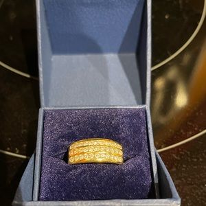 18K gold with diamonds wedding anniversary ring - size 7